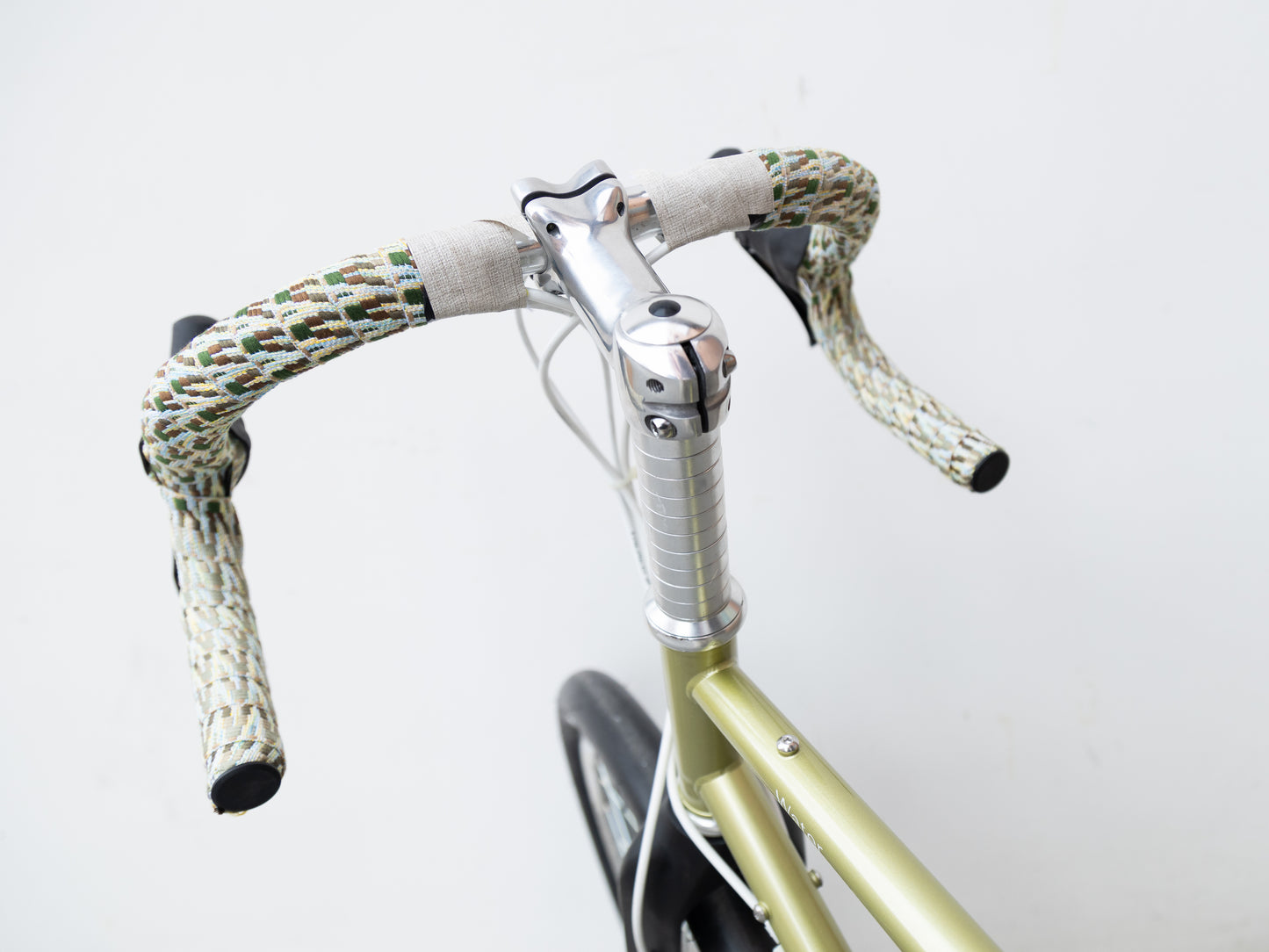 Water 26" Urban Gravel