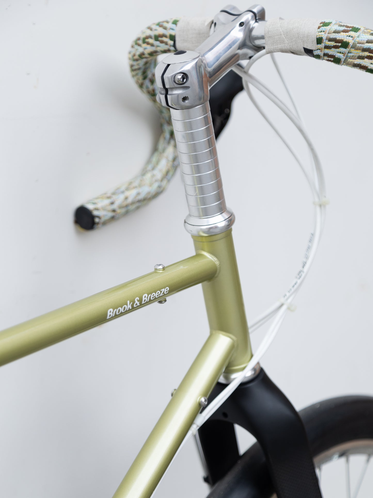 Water 26" Urban Gravel